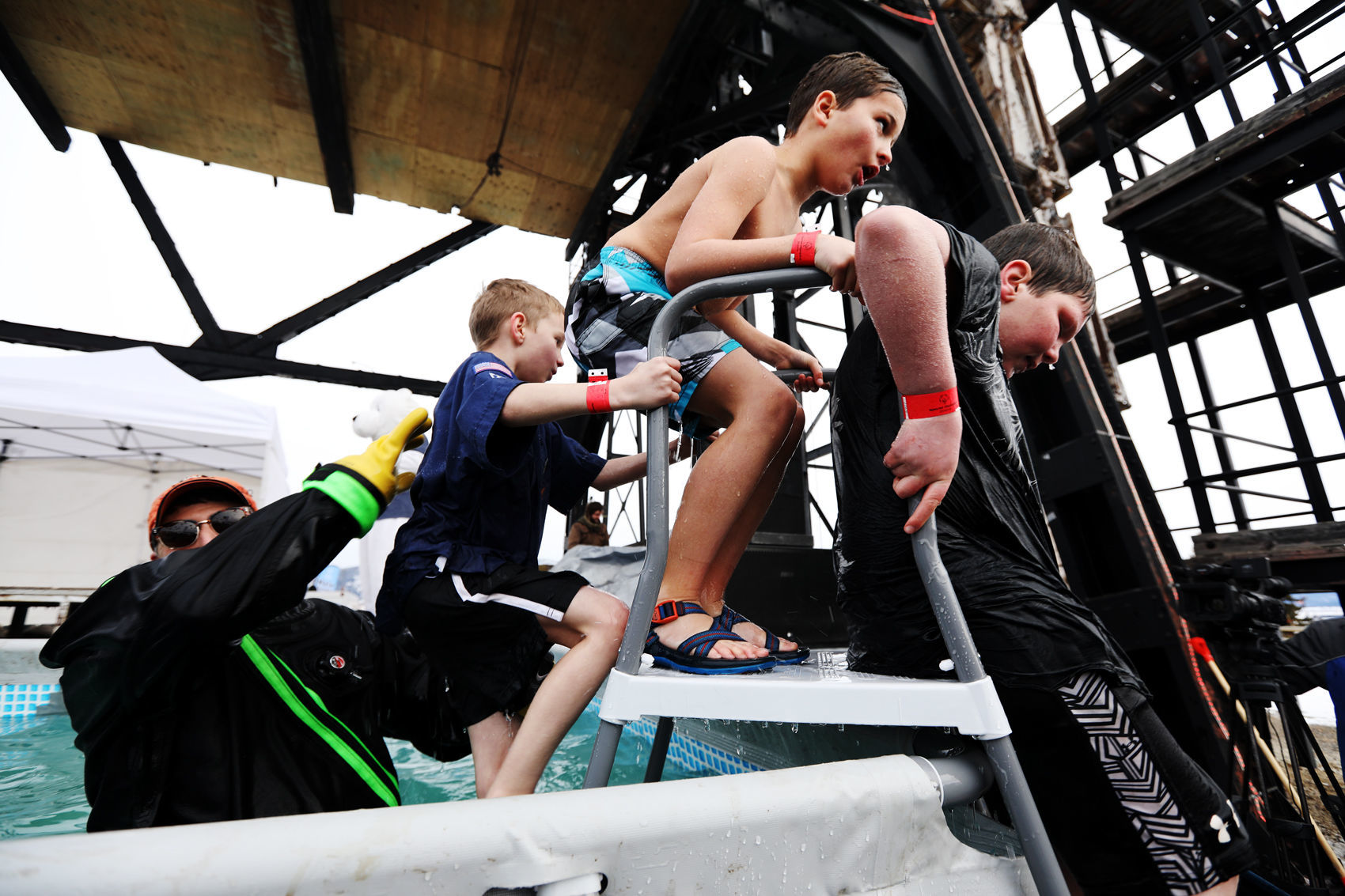 Butte boy scouts participate in SnöFlinga polar plunge